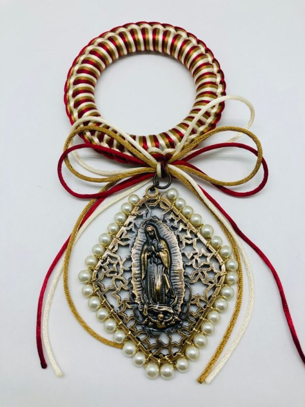 Bendición Aro Virgen de Guadalupe con estrellas bordada